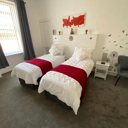 Impeccable 1-Bed Apartment Perth A Home From Home Esterno foto