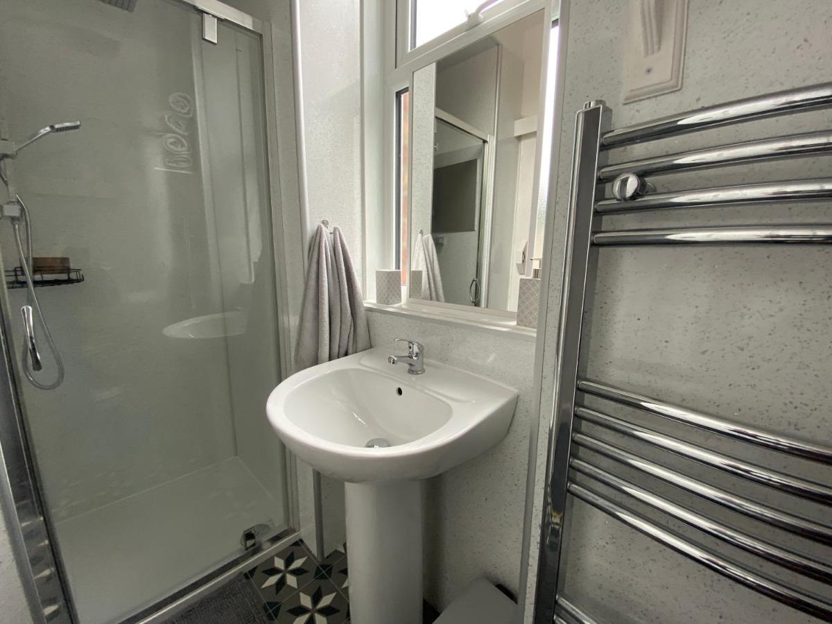 Impeccable 1-Bed Apartment Perth A Home From Home Esterno foto