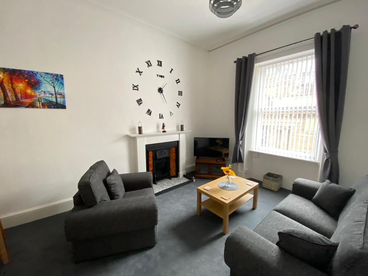 Impeccable 1-Bed Apartment Perth A Home From Home Esterno foto
