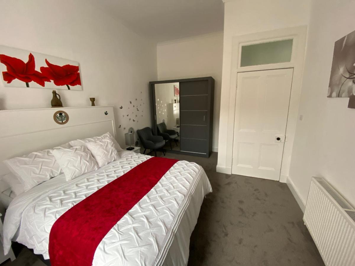 Impeccable 1-Bed Apartment Perth A Home From Home Esterno foto
