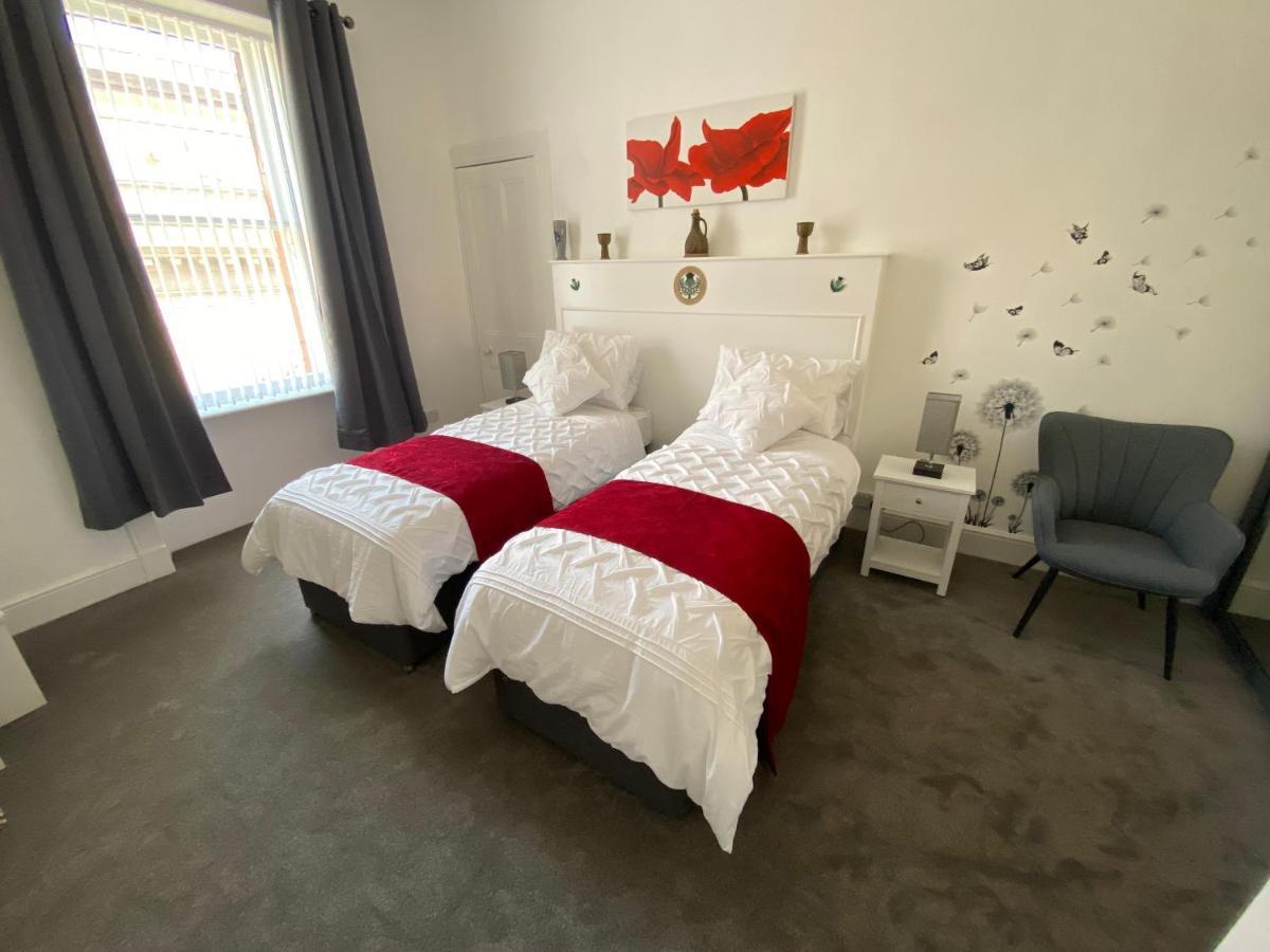 Impeccable 1-Bed Apartment Perth A Home From Home Esterno foto